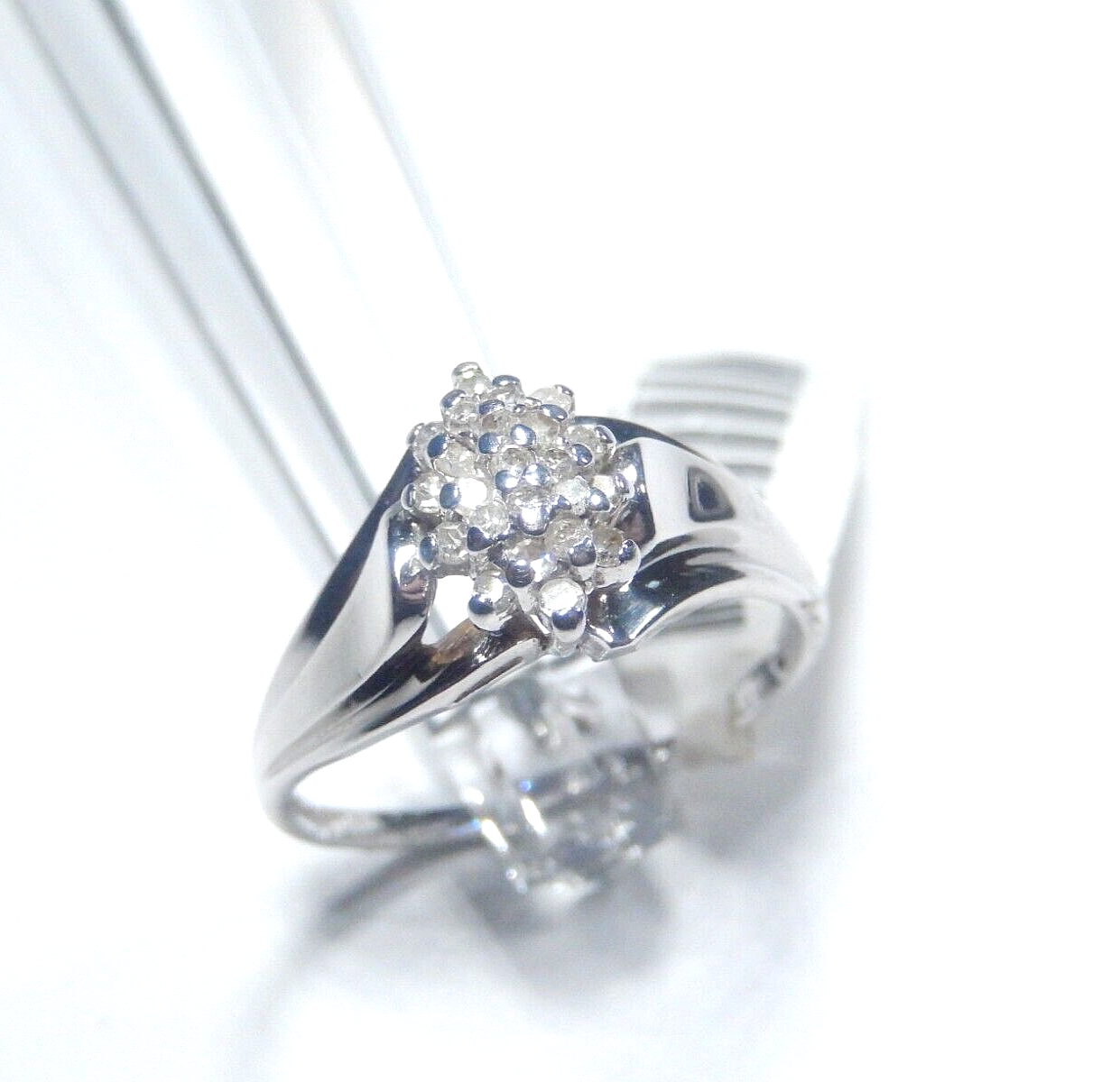 10k White Gold .25CT Diamond Cluster Cocktail Ring Size 9.25