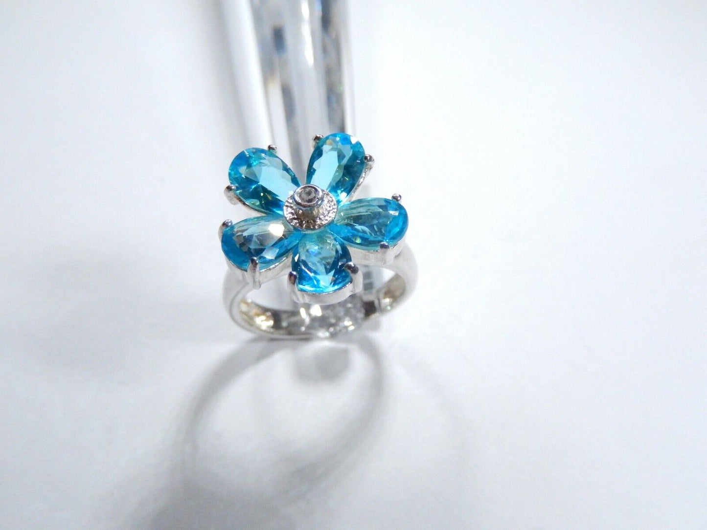 *VINTAGE* 925 Sterling Silver Flower Cluster London Blue Topaz Ring Size 7