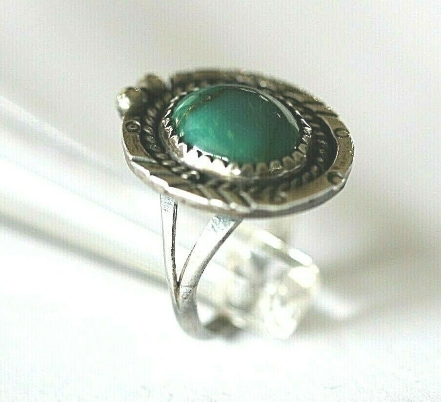 *VINTAGE*  Navajo Turquoise Sterling Silver Native American Ring Size 9