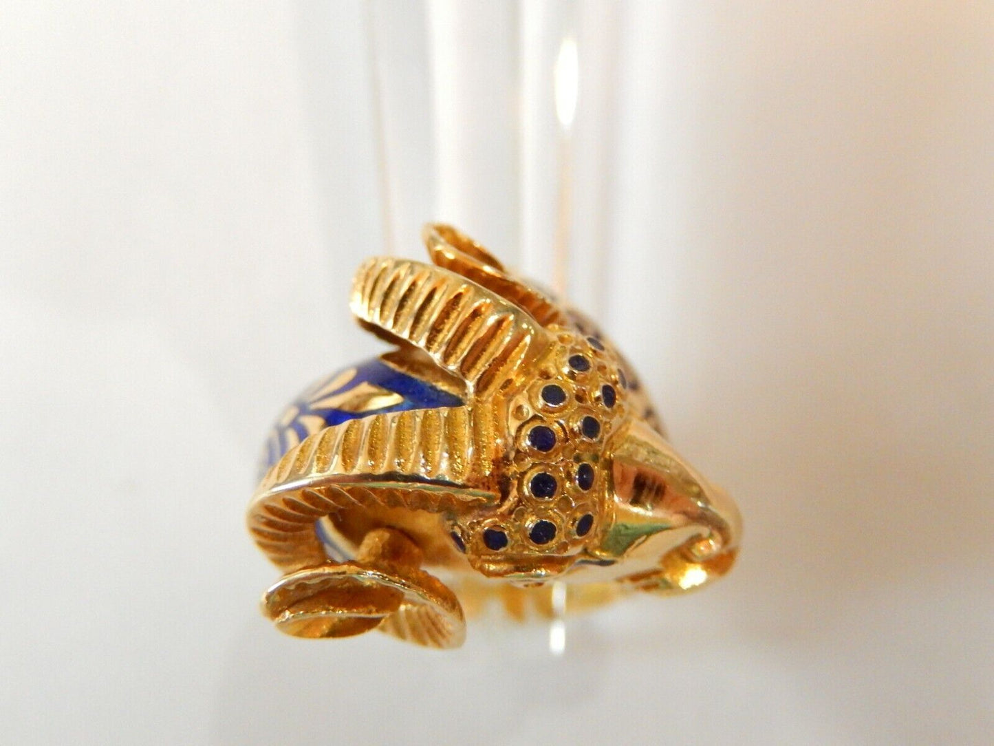 *VINTAGE*  MID-20TH CENTURY 18K YELLOW GOLD ENAMEL RAM HEAD WRAP AROUND RING