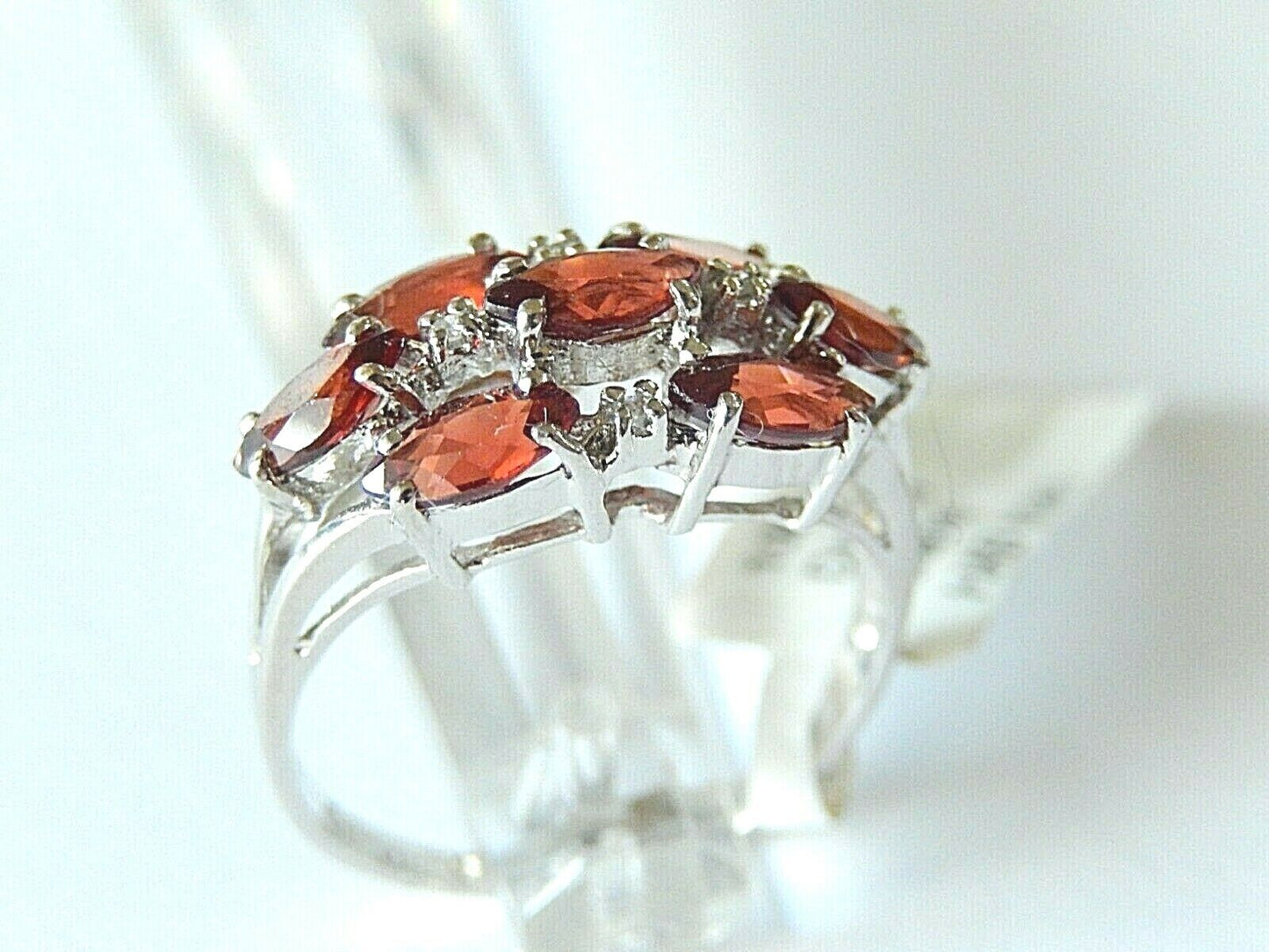 *NWT* 10k White Gold 1.5CT Natural Garnet & Diamond Women's  Ring - Size 8