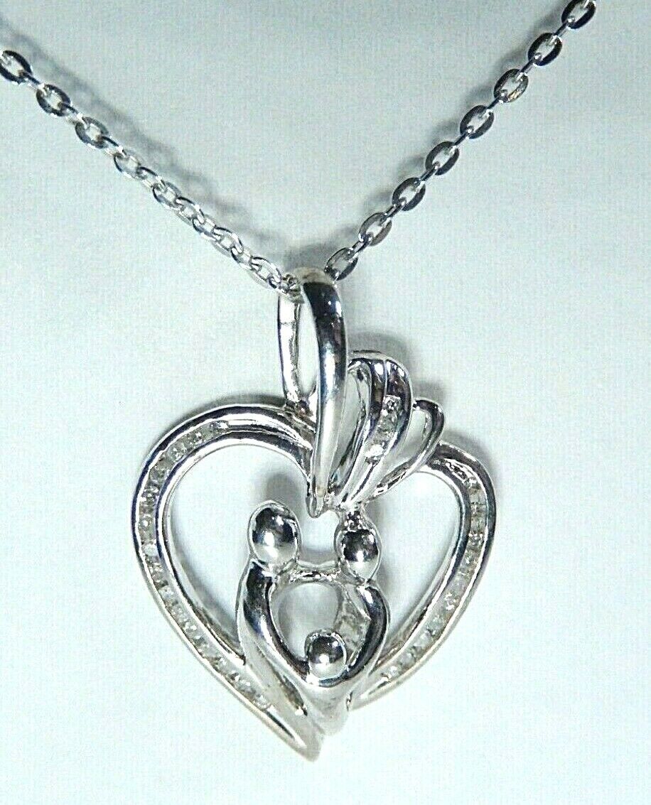 *NWT* Mother Father Child Heart Pendant 10k White Gold 1/4 CT Diamonds w18"chain