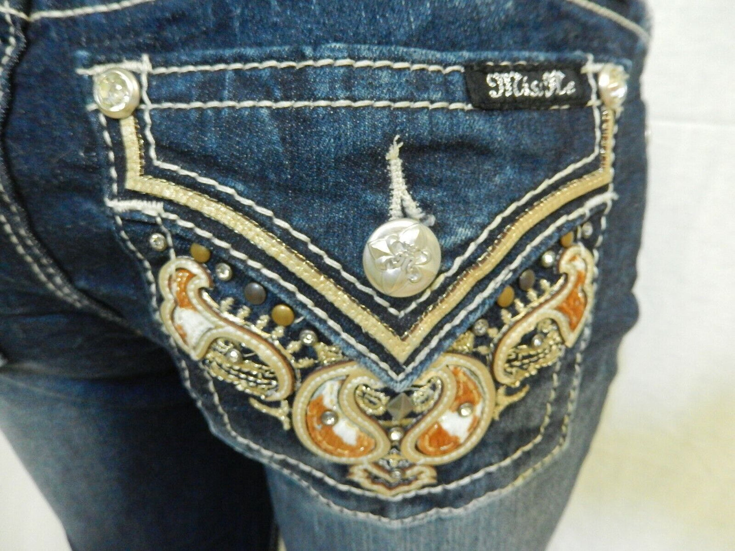 NWT  Miss Me M3316B Paisley Embroidered Dark Wash Boot Cut Jeans Size W27 x L34