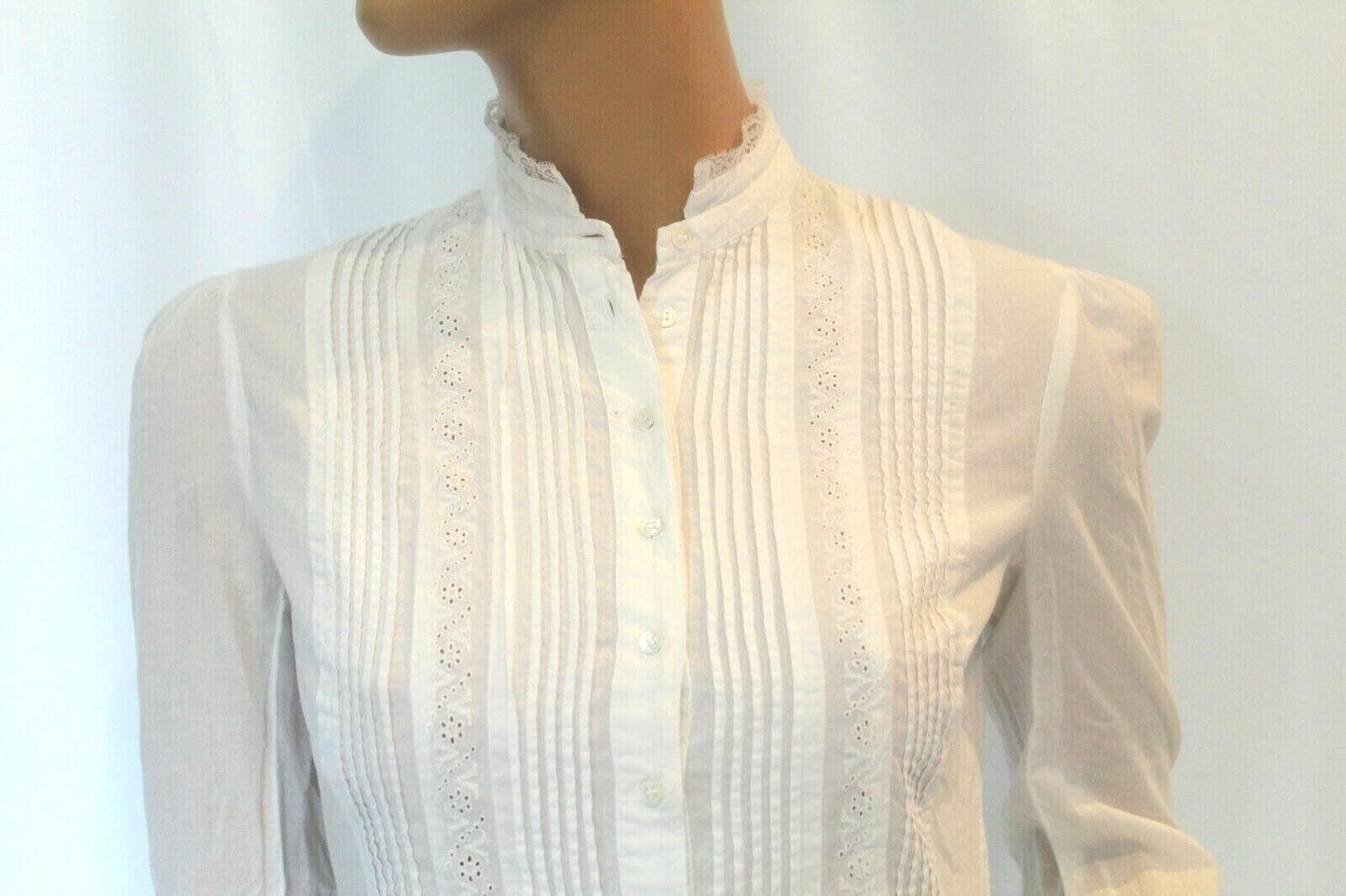 BCBG  White Pleated Front Button Down Ruffled Blouse Ruffled Sleeve "CUTE" Sz XS