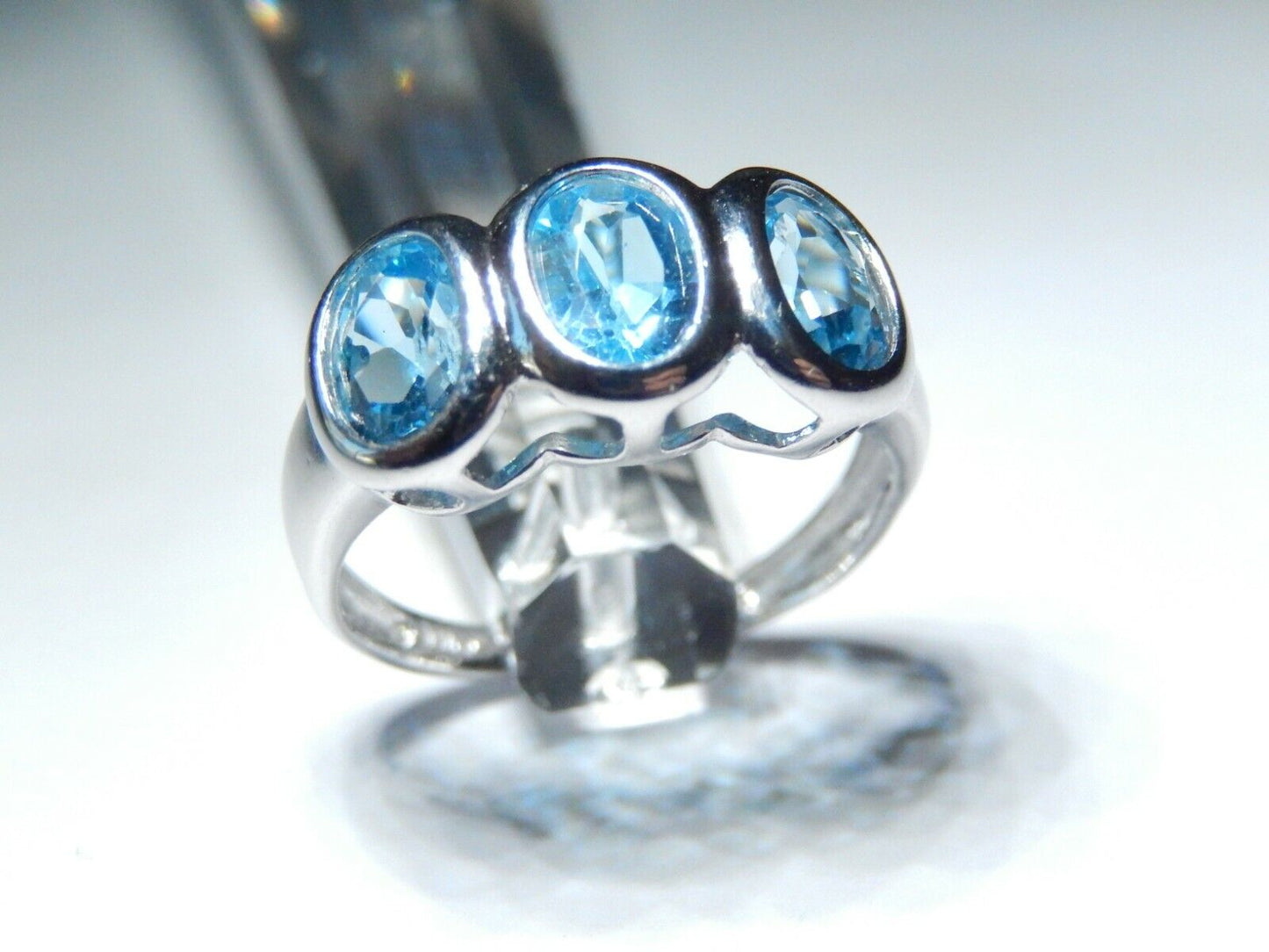 *NWT* 10k White Gold 8mm Past Present Future 3 Stone Blue Topaz Ring Sz: 6.5