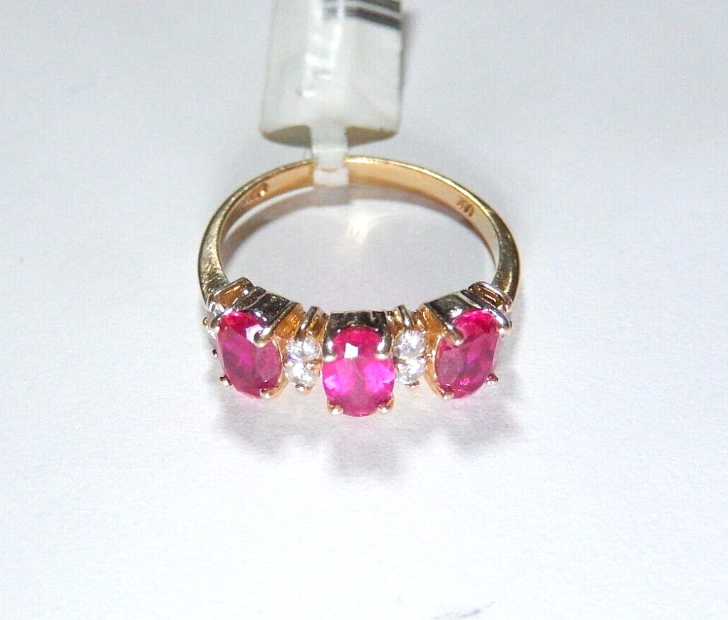 *VINTAGE* 14K Yellow Gold Lab Created Ruby and Diamond  Ring Size 7.5