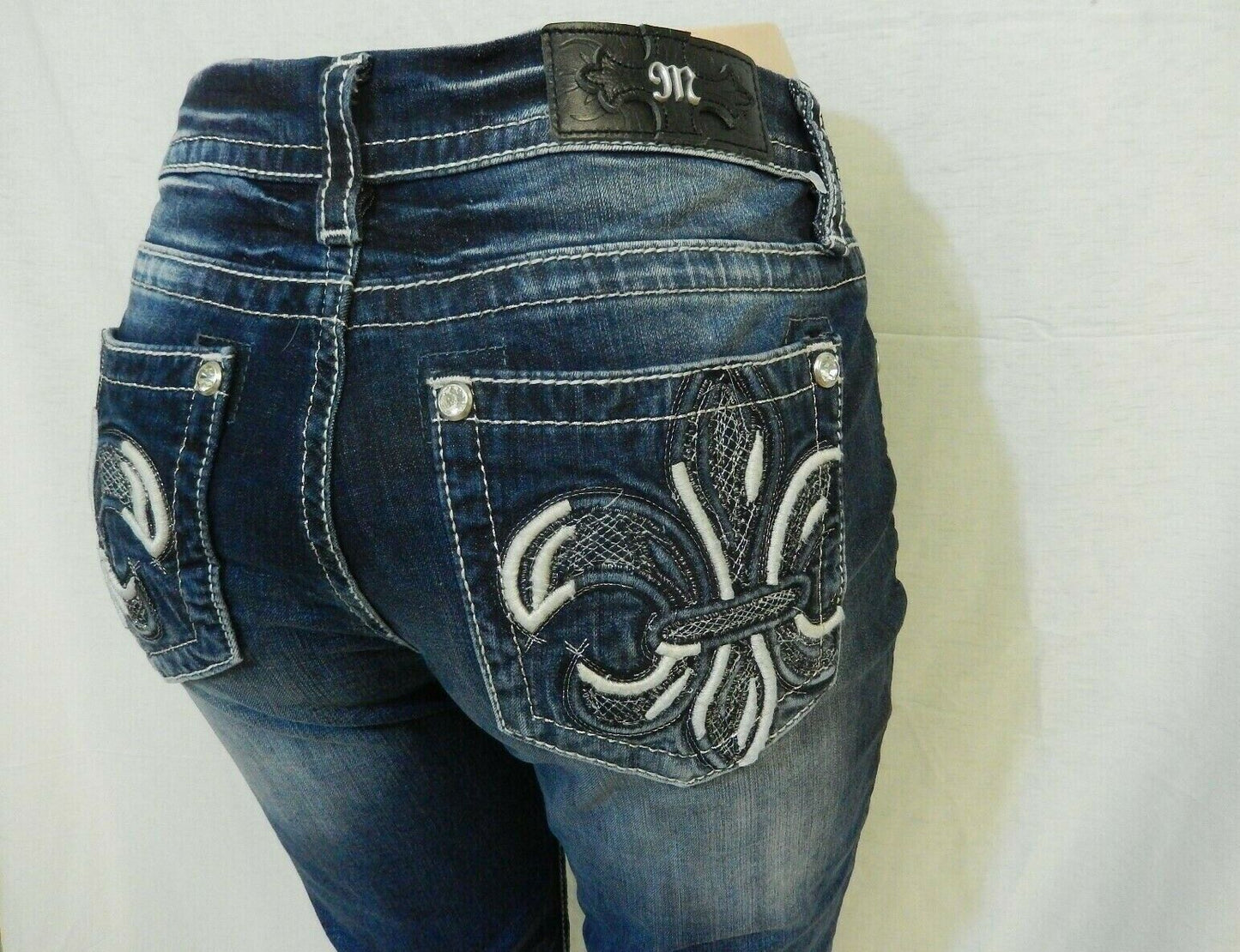 NWT MISS ME  Fleur de lis Style #B3110EBS  Mid Rise Easy Boot  Jeans W25" x 29"