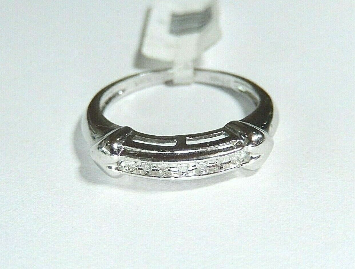 *NWT* 10k White Gold Round Natural Seven Diamond Wedding Band Ring Size 7