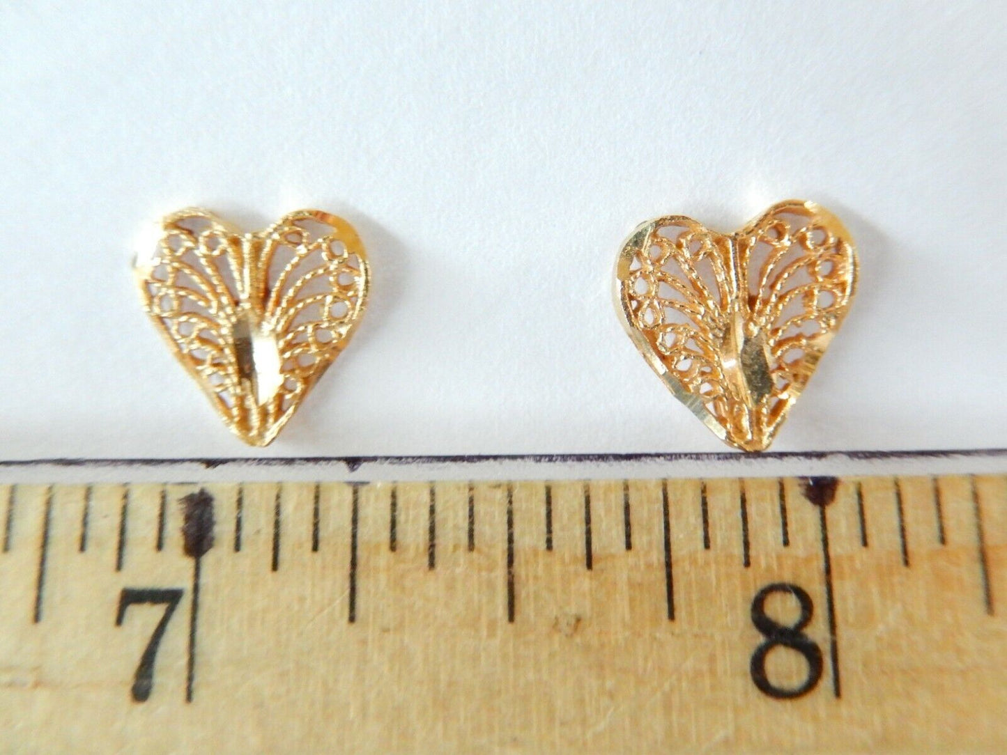 *VINTAGE* Solid 14K Yellow Gold  Heart Filigree Stud Earrings 1/2" x 1/2"