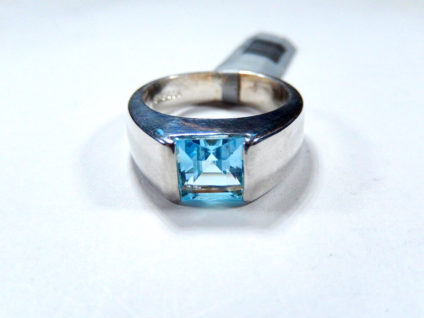 *VINTAGE*  Sterling Silver  2.00 CT Sky Blue Topaz 6mm Band Ring Size 7.75