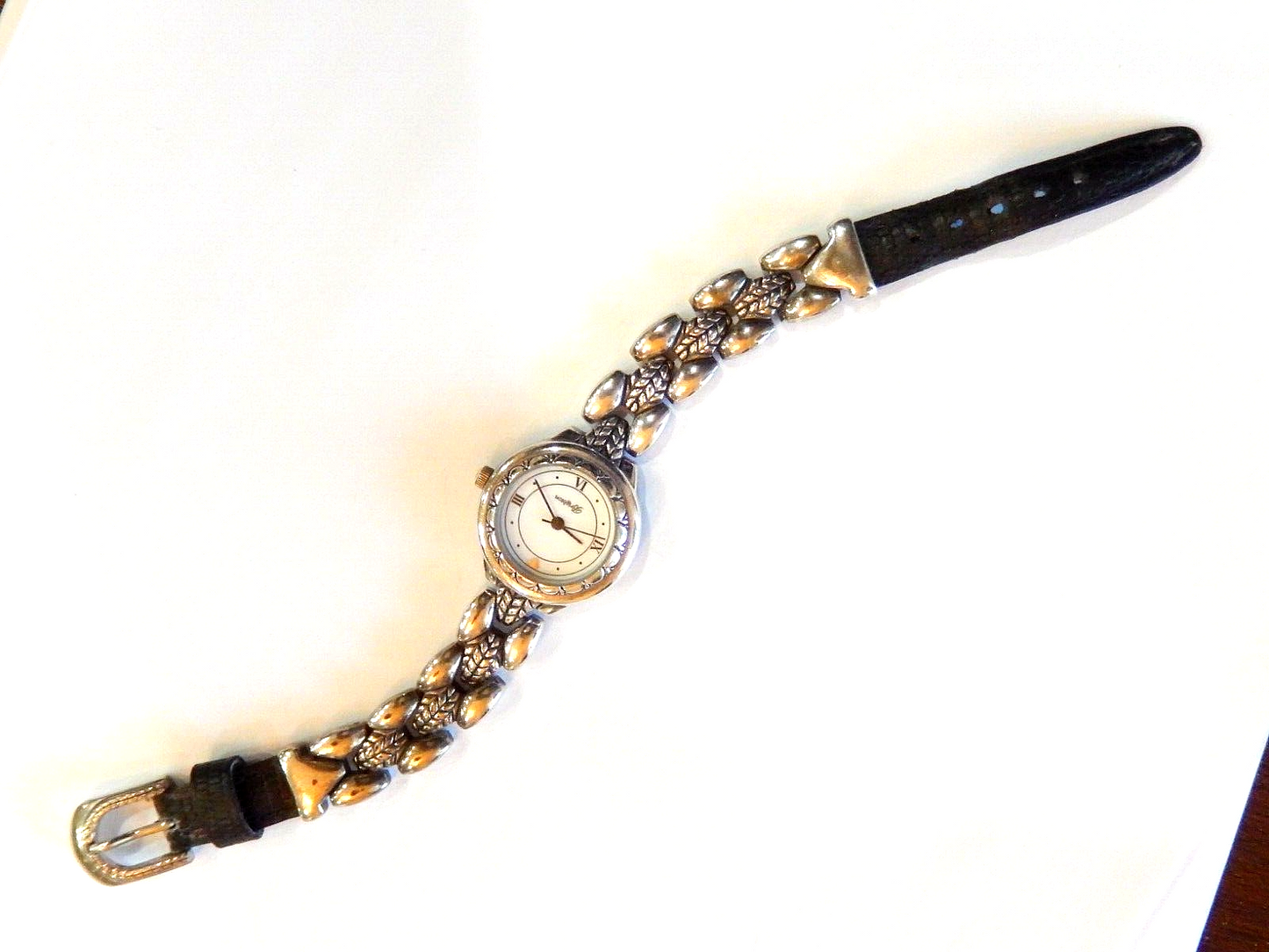Brighton Womens Watch Geneva Leather Strap Wrist Size 5.5”-7”