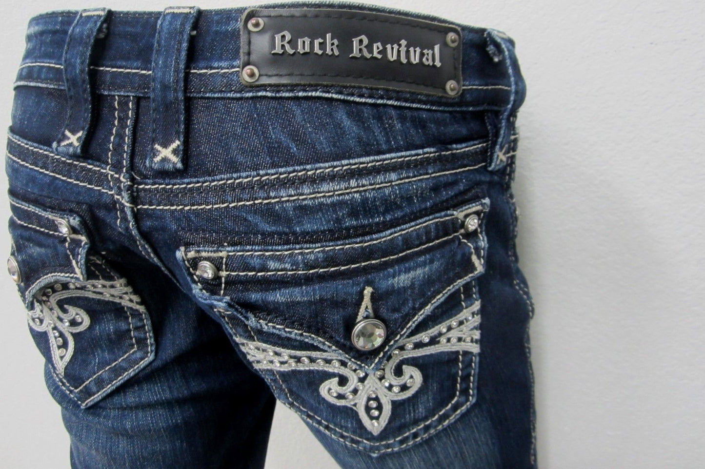 NWOT  Womens Rock Revival SORA Skinny Stretch DARK Denim  CRYSTAL Jeans Sz 26x32