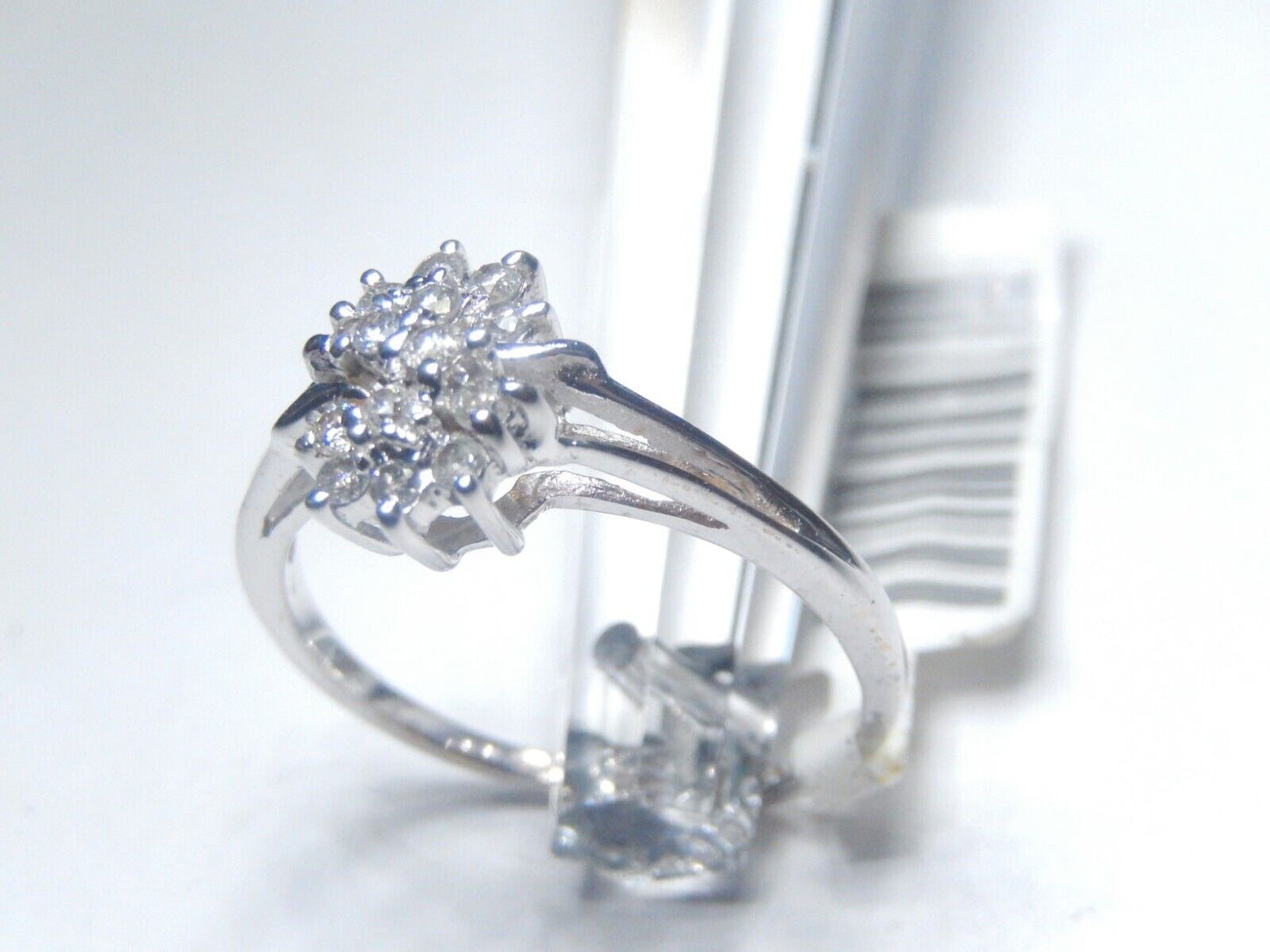 10k White Gold .25CT Diamond Cluster Cocktail Ring Size 8