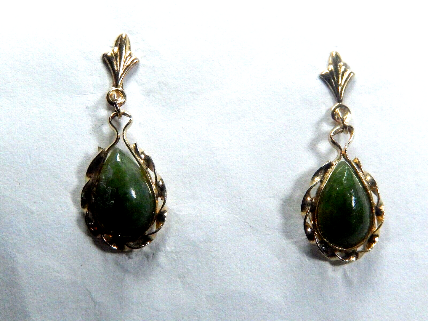 *VINTAGE*  14K Gold Filled Natural A Green Jade Jadeite Dangle Earrings