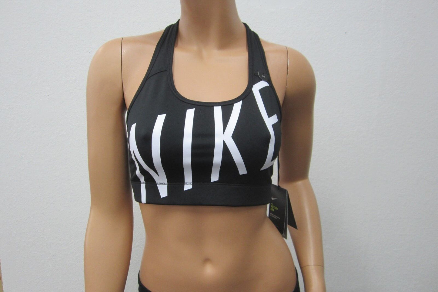 *NWT* Nike Victory Compression Sports Bra Top Fitness Yoga Crossfit  Black Sz M