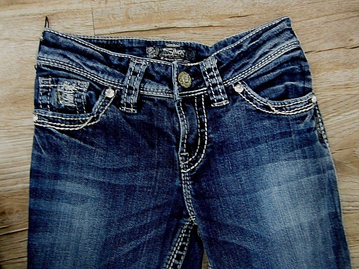 NWOT SILVER Suki Flat 17" Low Rise Skinny Medium Wash Size 24 X 33
