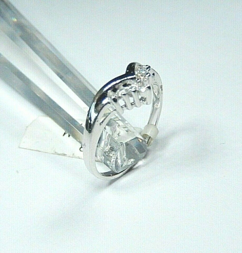 *NWT* 14k White Gold and Diamond  Pointed Wedding Ring Band Size 6.5