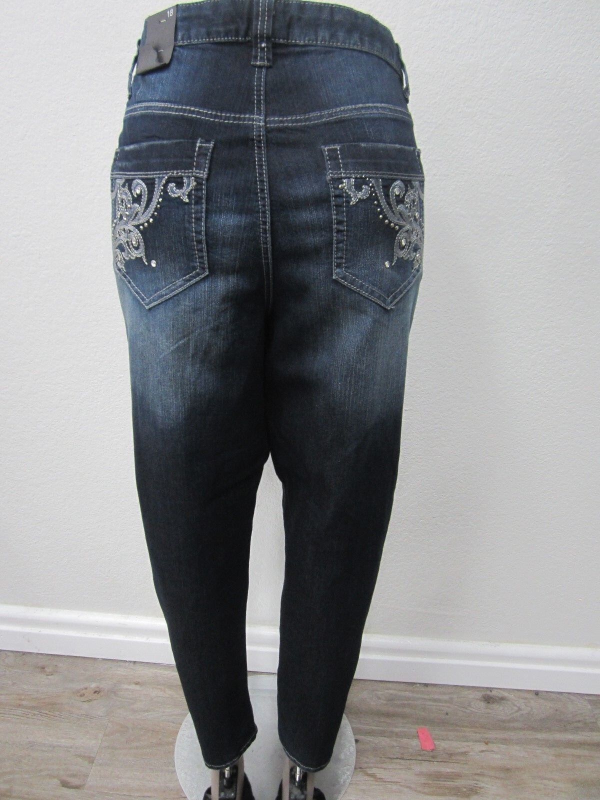 NWT Lane Bryant Stretch Denim Skinny Dark Blue Jean Bling Pockets Size 18 X 30