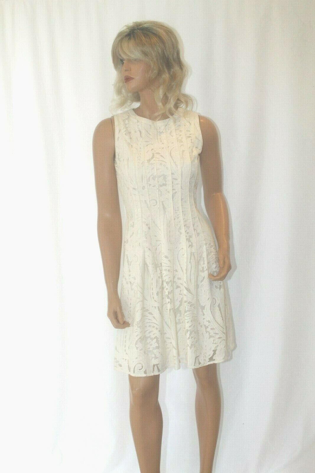 *NWT* $199.  Antonio Melani  Sleeveless Lace Fully Lined Linen Color Dress Sz 2