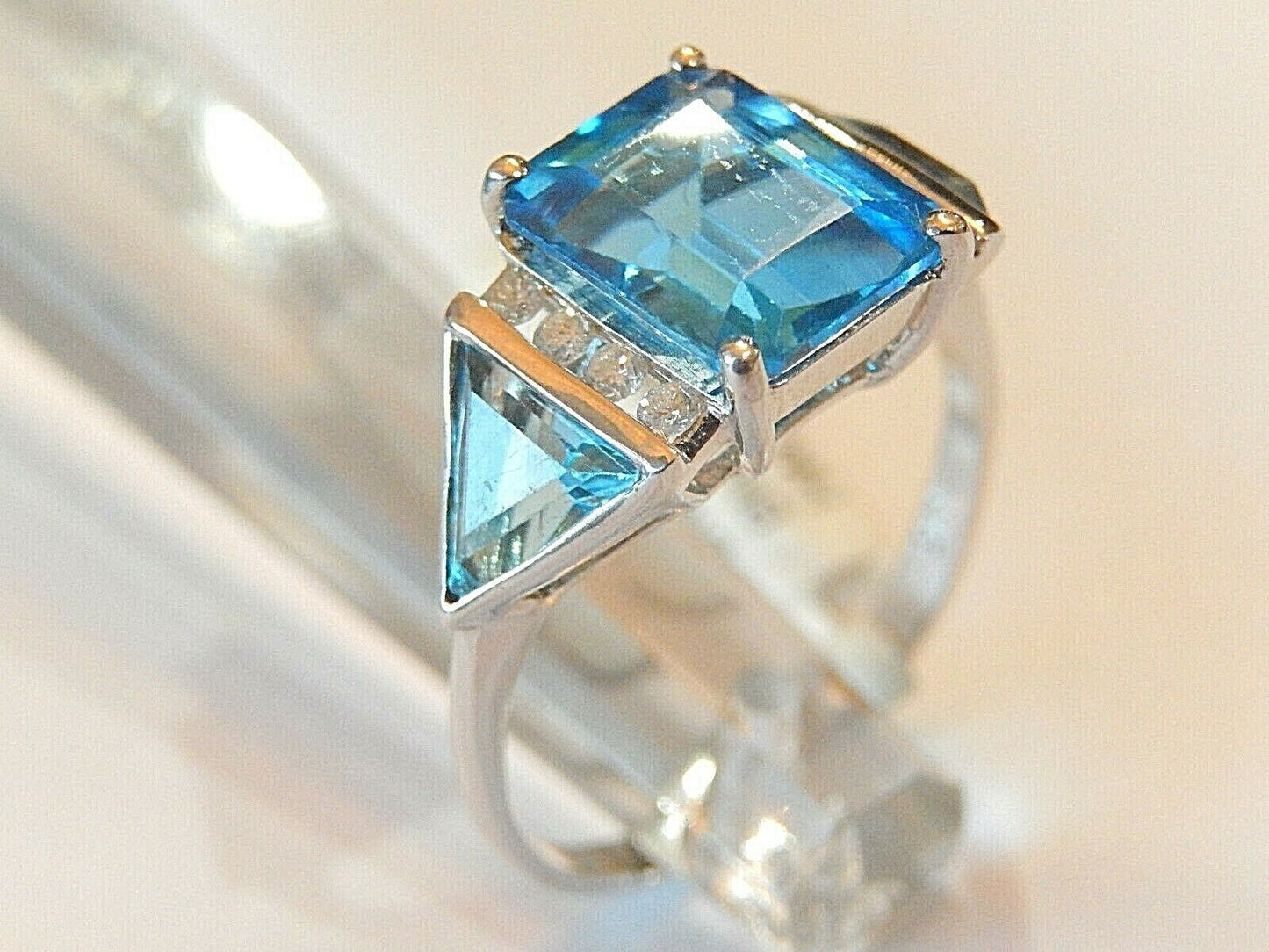 *STUNNING*  14K White Gold 4.50 Ct  Blue Topaz & Diamond 3 Stone  Ring Sz 9.5