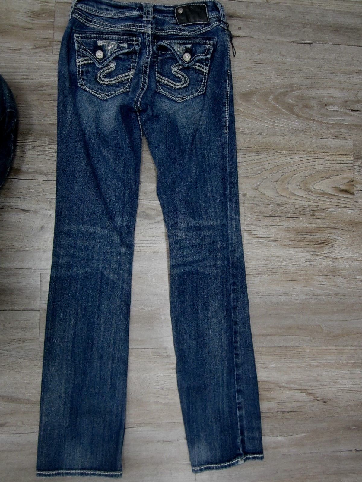 NWOT SILVER Suki Flat 17" Low Rise Skinny Medium Wash Size 24 X 33