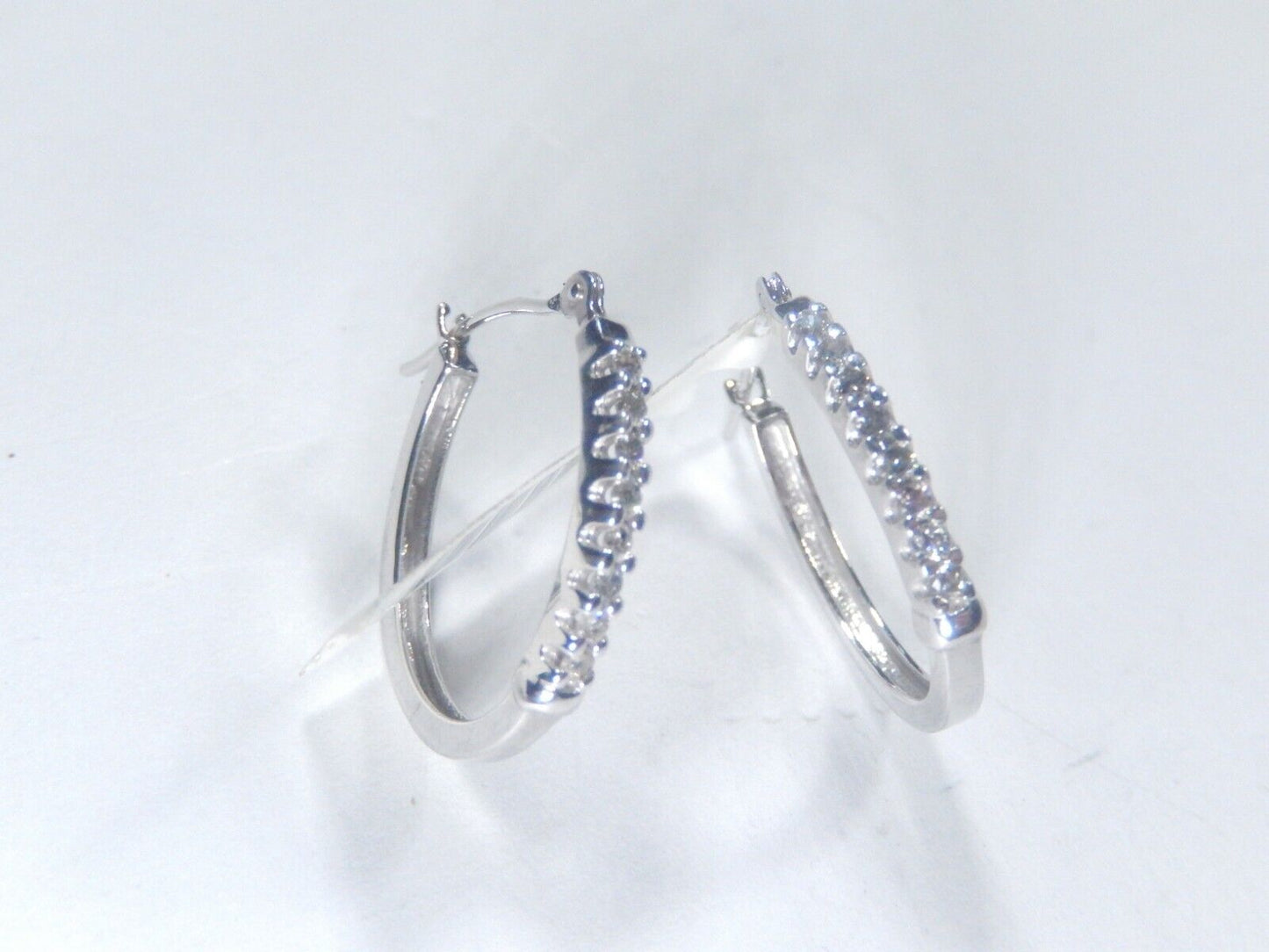 10K White Gold  1/3 CT Natural Diamond 3/4" Oval Hoop Earrings