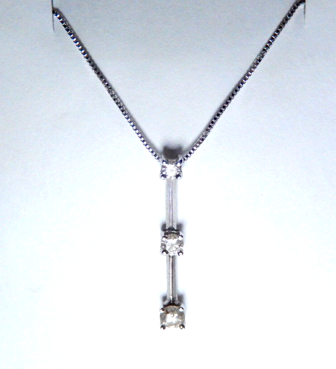 *VINTAGE* 10K White Gold 2/5 CT Diamond Graduated 3 Stone Journey Pendant 18" Cn