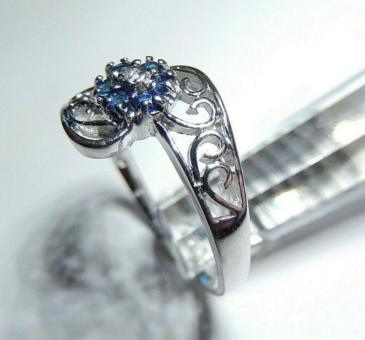 *NWT*  10k White Gold Sapphire and Diamond Flower Filigree Ring Sz 7