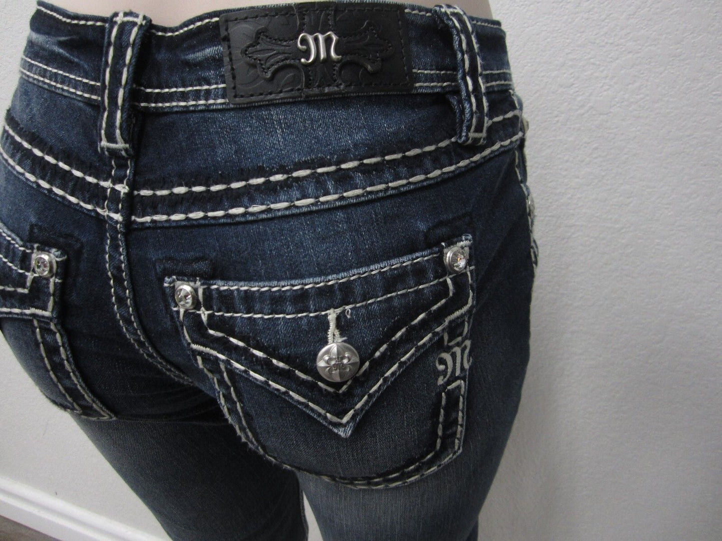 NWT MISS ME MID RISE BERMUDA MS5014M204 MEDIUM BLUE SHORTS SIZE 24 x 11