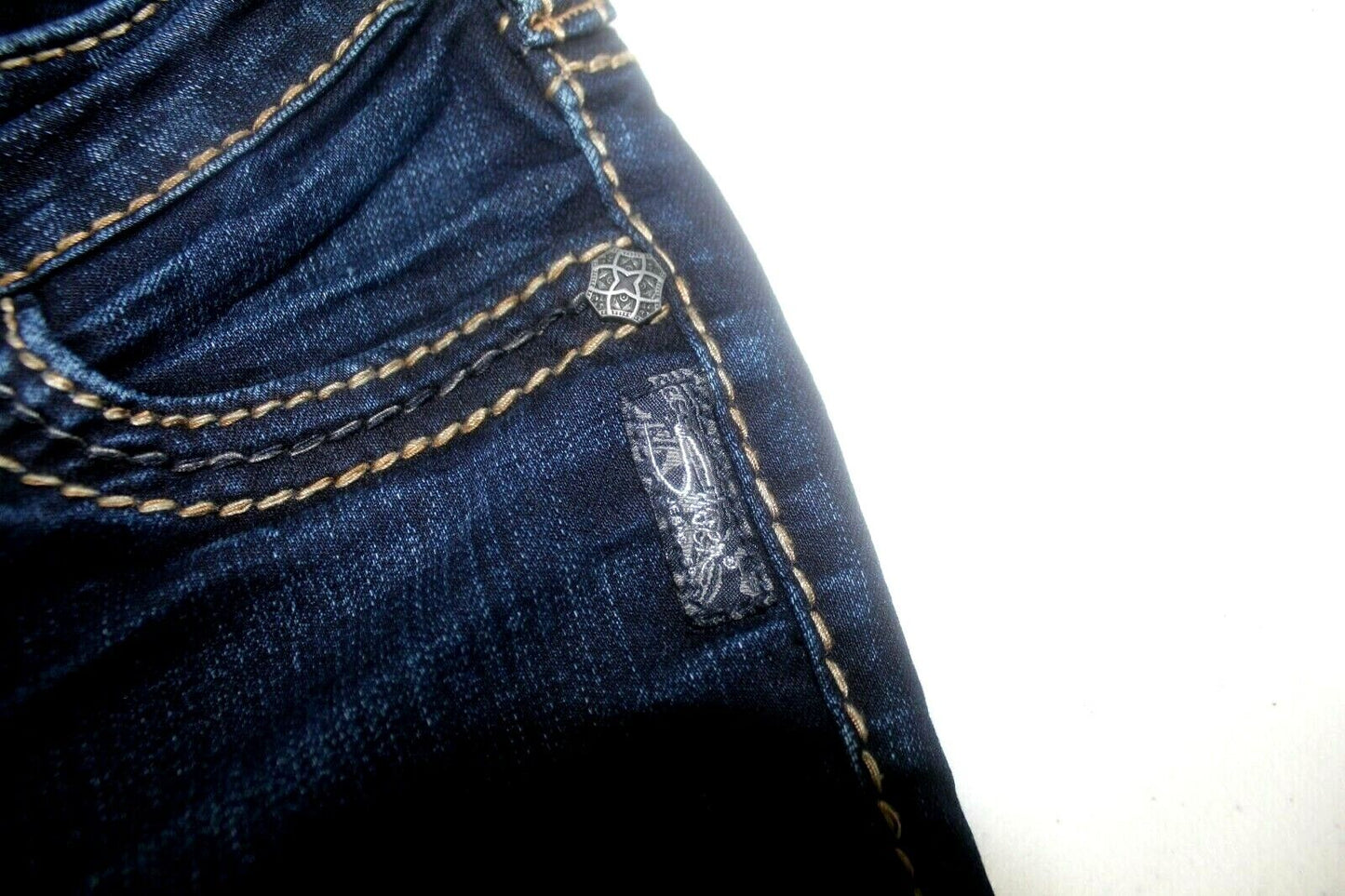 Silver Women's Dark Blue Jeans Size 24 x 31 Suki Supper Skinny...VERY CUTE