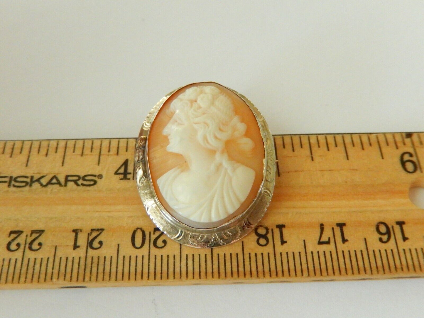 *VINTAGE* 14k Yellow Gold Large Carved Shell Cameo Brooch Pin or Pendant 1 3/8"