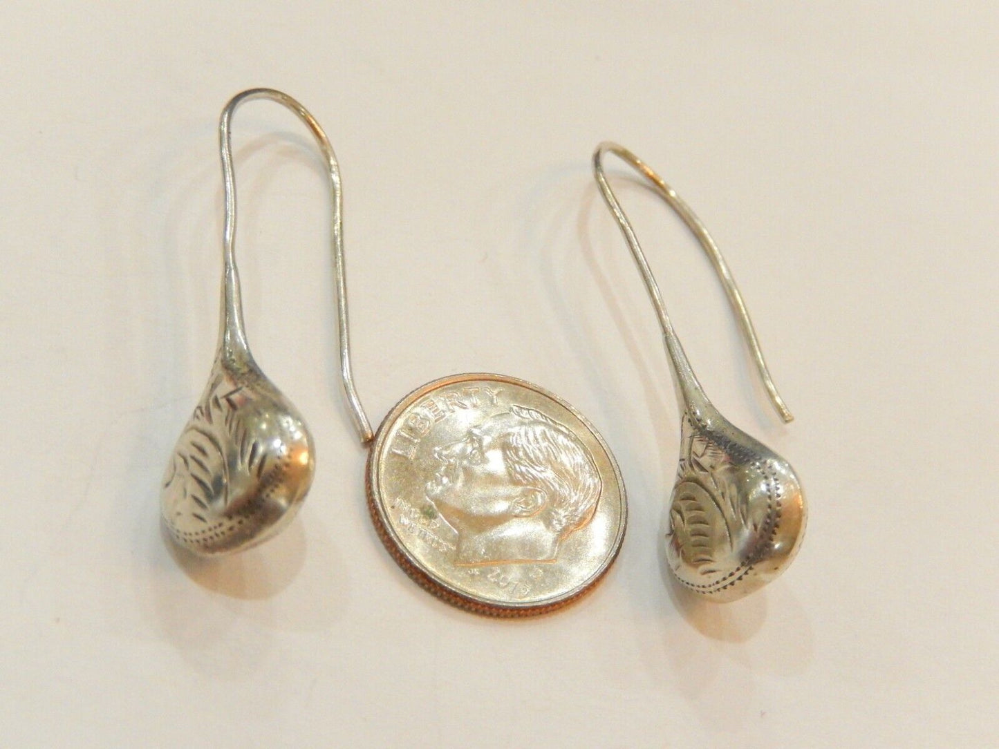 *VINTAGE*  Artisan Sterling Silver Tear Drop Wire Pierced Earrings