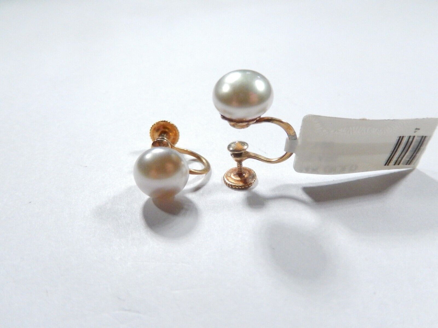 *VINTAGE*   14k Yellow Gold  9mm Pearl Non Pierced  Screw Back Earrings