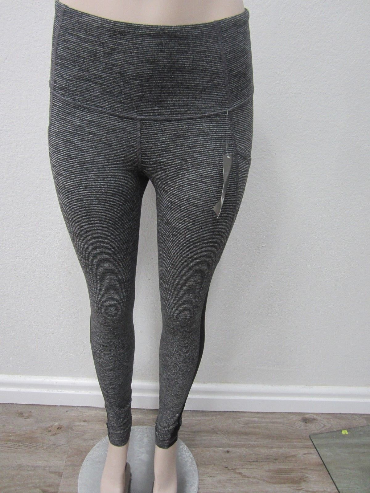 NWT Old Navy Women's Active High-Rise Fitted Compression  Pants Size S/P
