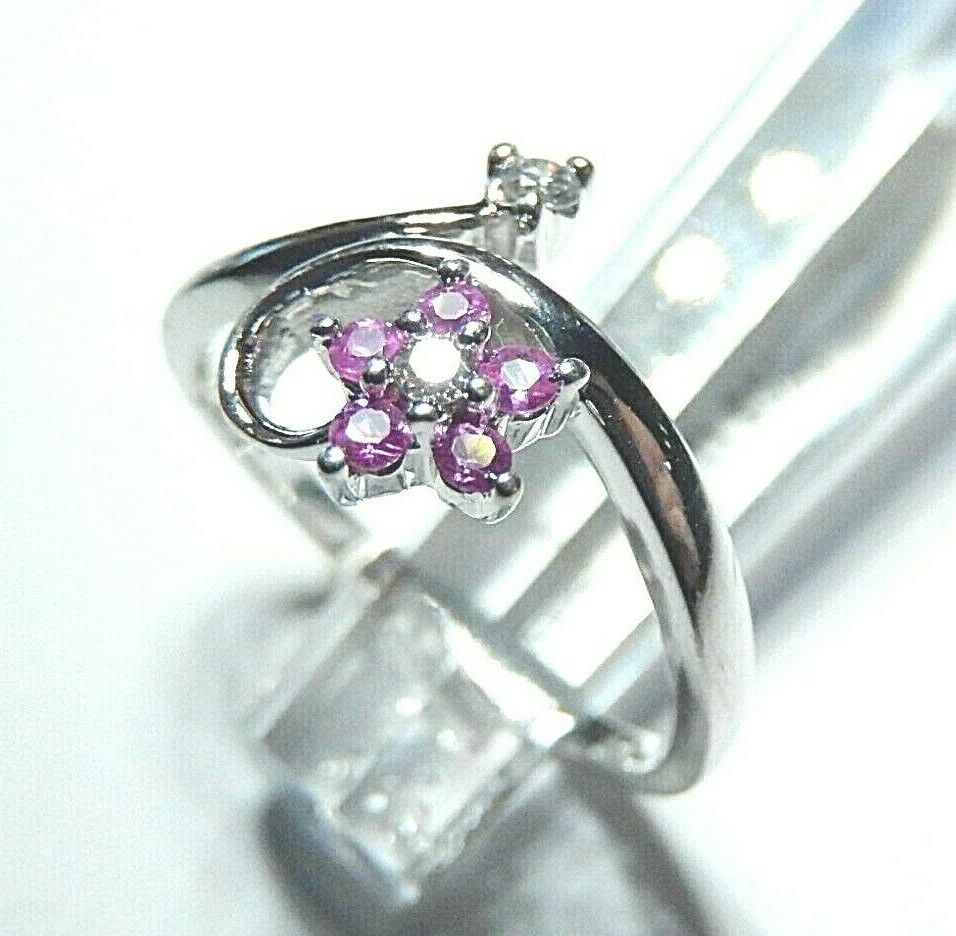 *NWT* 10k White Gold Ruby And Diamond Star Ring Size 7.25