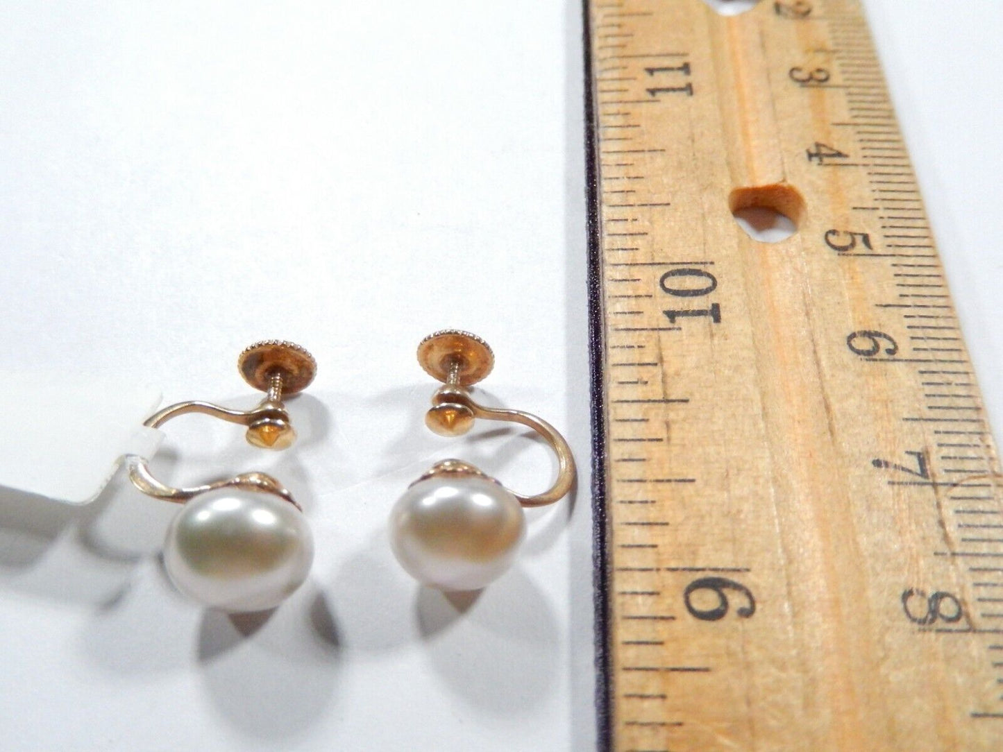 *VINTAGE*   14k Yellow Gold  9mm Pearl Non Pierced  Screw Back Earrings