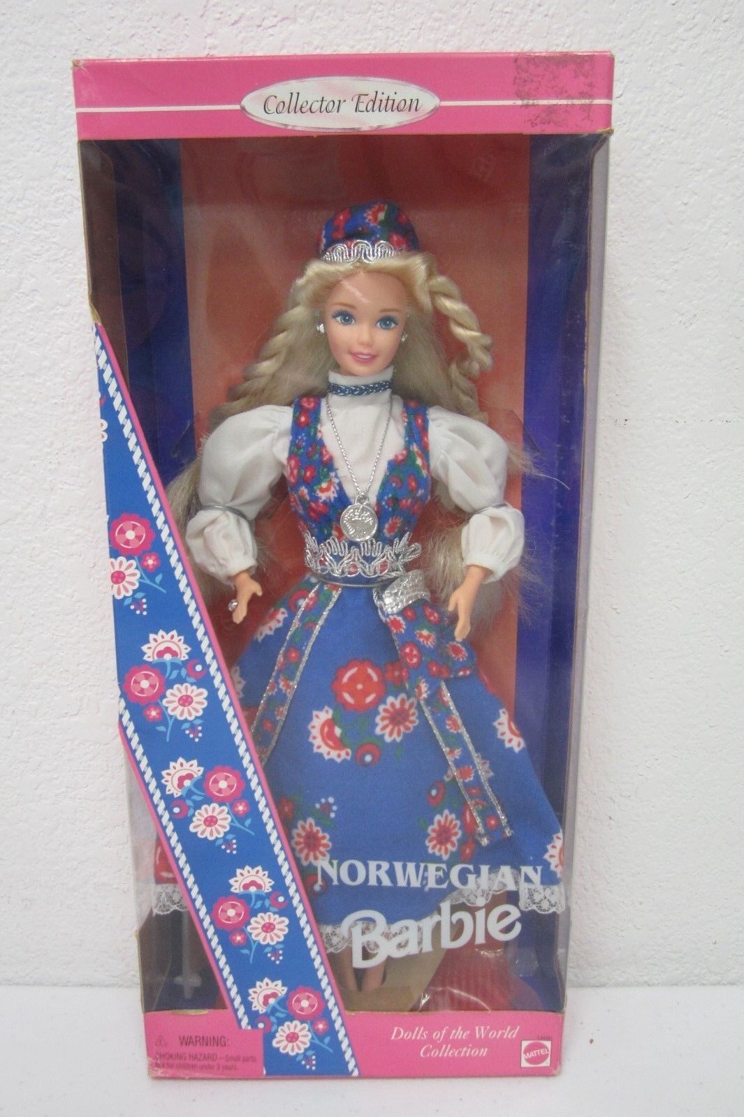 *NRFB*  NEW  NORWEGIAN BARBIE ~ DOLLS OF THE WORLD 1995 #14450~NIB