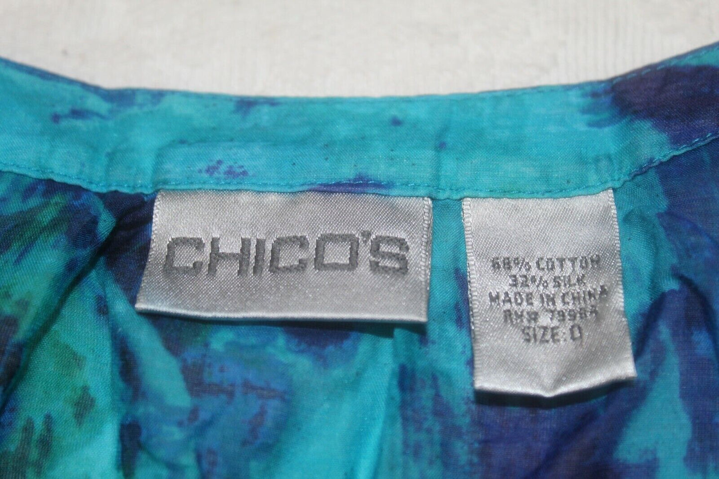 CHICO's Green/Blue  Pullover Top w/ Adjustable Elastic Sleeves Size 0  VERY CUTE