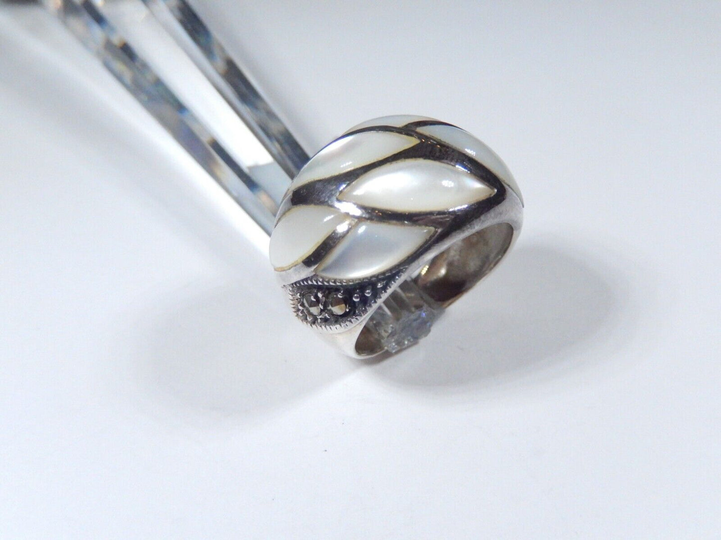 *VINTAGE*  925 Sterling Silver  Real Mother-of-Pearl Domed Ring Size 8