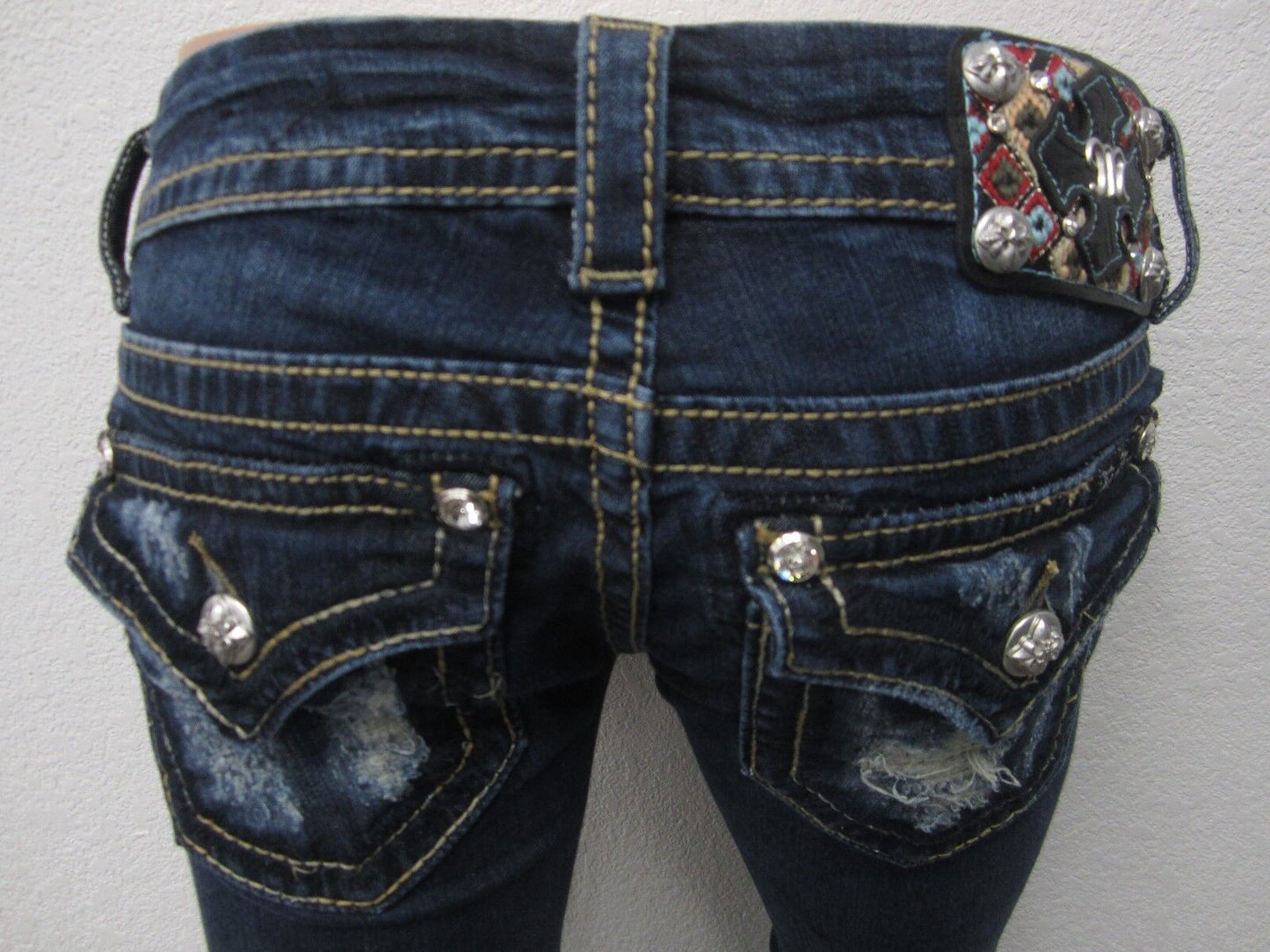 NWOT MISS ME SUPER CUTE DARK BLUE DENIM  SIGNATURE BOOT JEANS SIZE 25 x 33