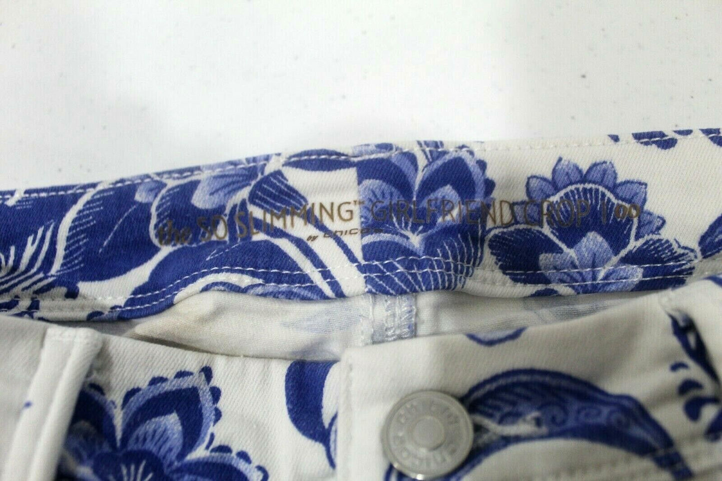 Chico's The So Slimming Girlfriend Crop in Damask Floral Stretch Jean 1 / 00