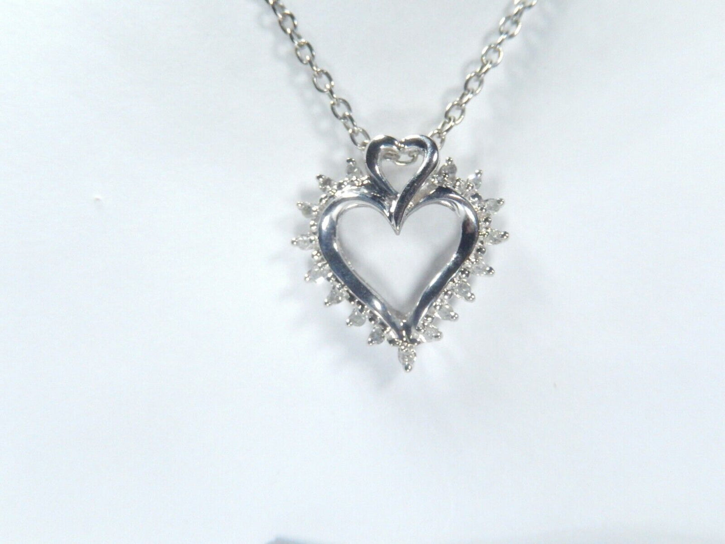 10k White Gold Womens 17 Diamond .25CT Double Heart Pendant w/18"chain