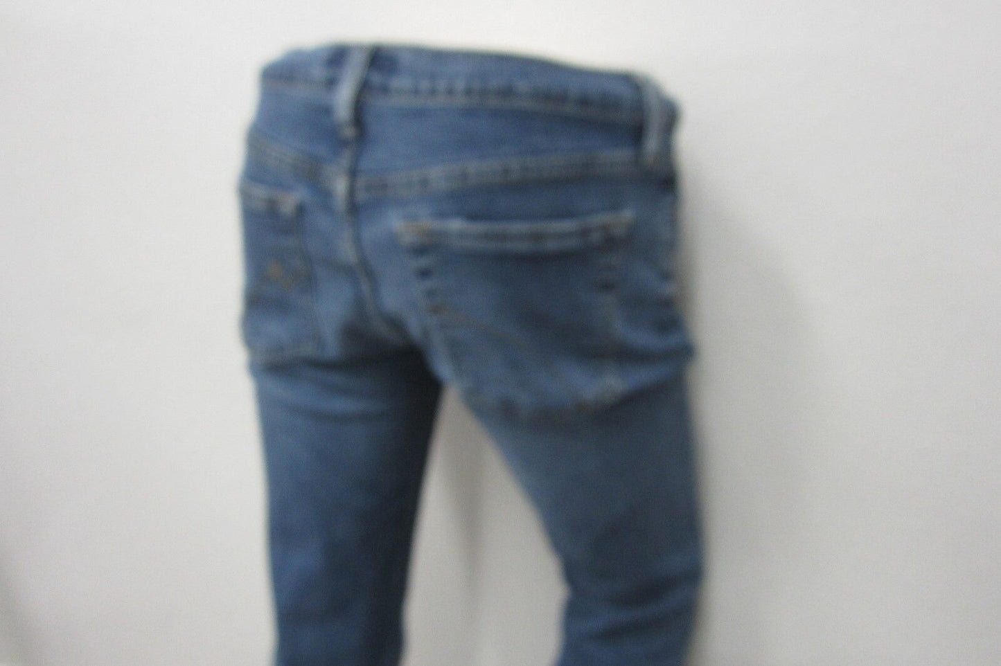 *NICE*  Women's TOMMY HILFIGER Straight Leg Denim Blue Jeans  Size 5R  x  31"L