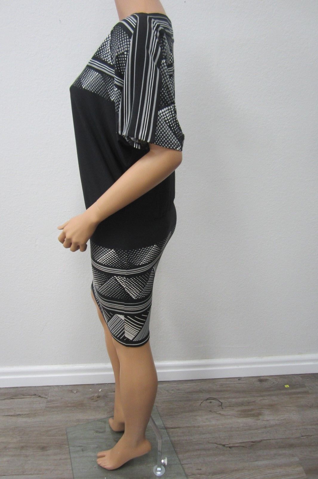VERY NICE BCBG maxazria dress Size XS