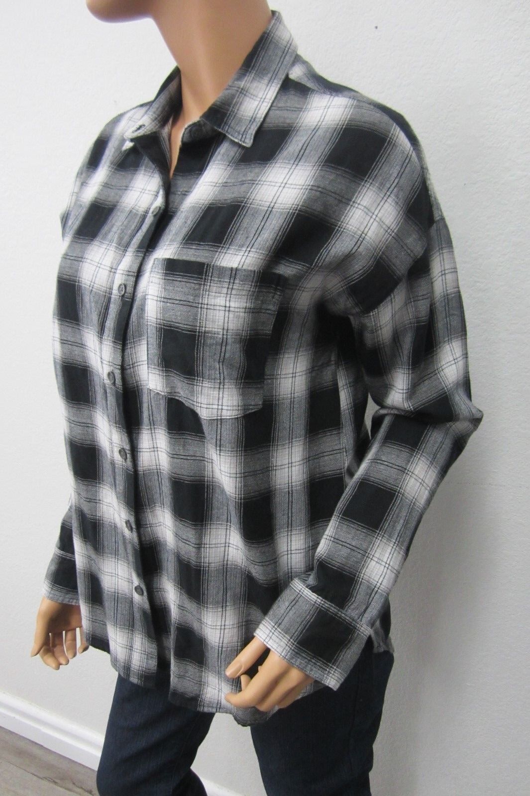 Old Navy Women’s Black/White Boyfriend Flannel Button Down Shirt Top Size S/P