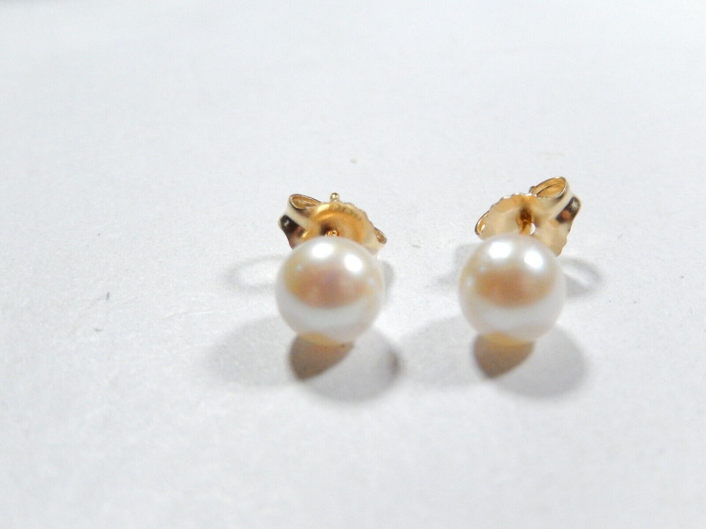 14K Yellow Gold 5 mm Cultured Genuine Pearl Ear Studs