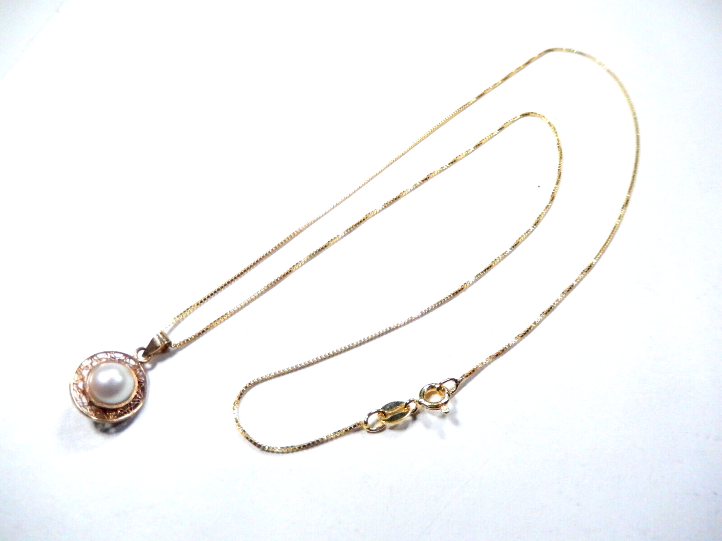 *VINTAGE*  Victorian   6.5mm Pearl 14k Yellow Gold Filigree Pendant w/18"chain