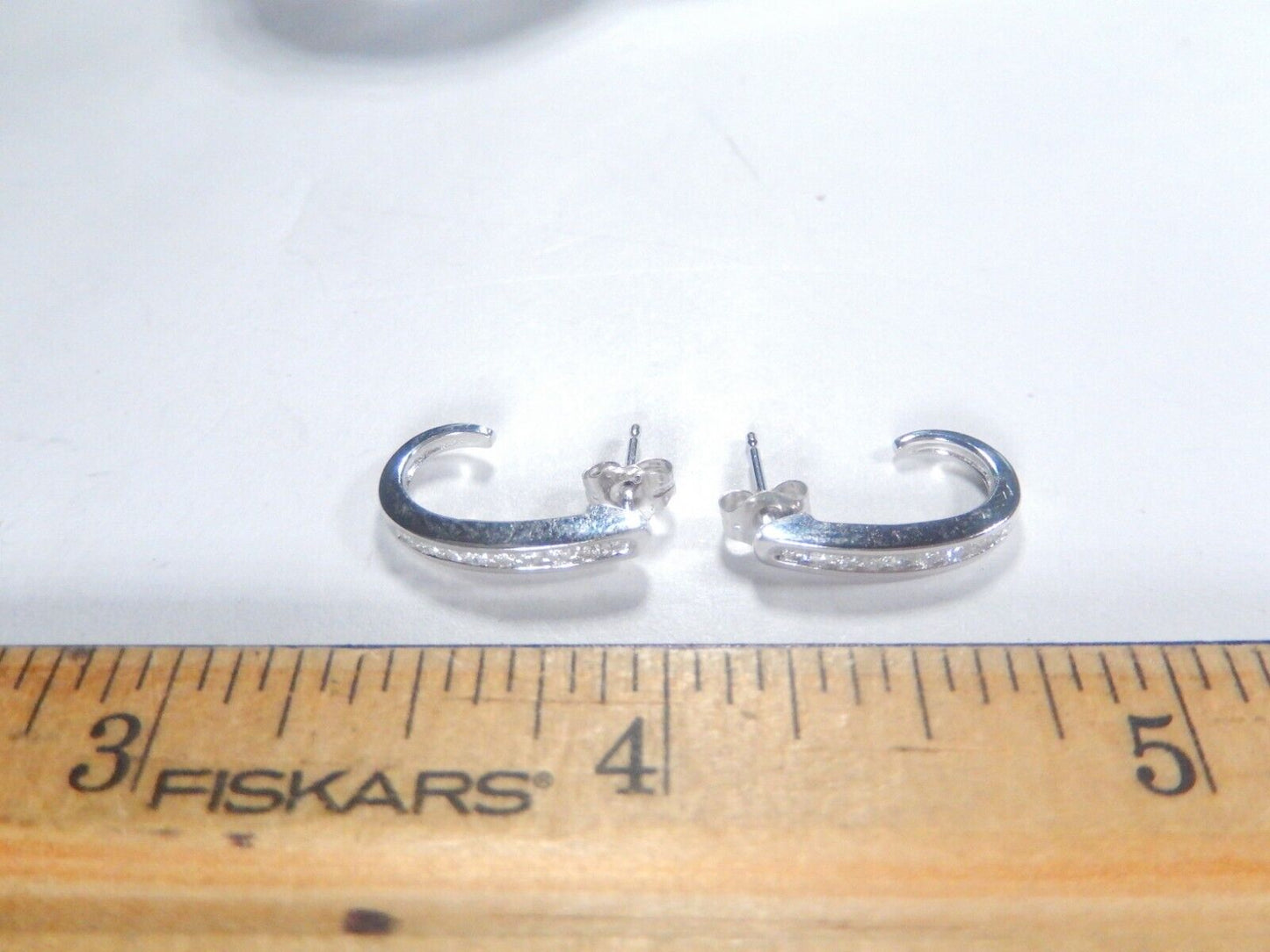 *VINTAGE*  14k White Gold 1/5CT Diamond J-Hoop Post Earrings