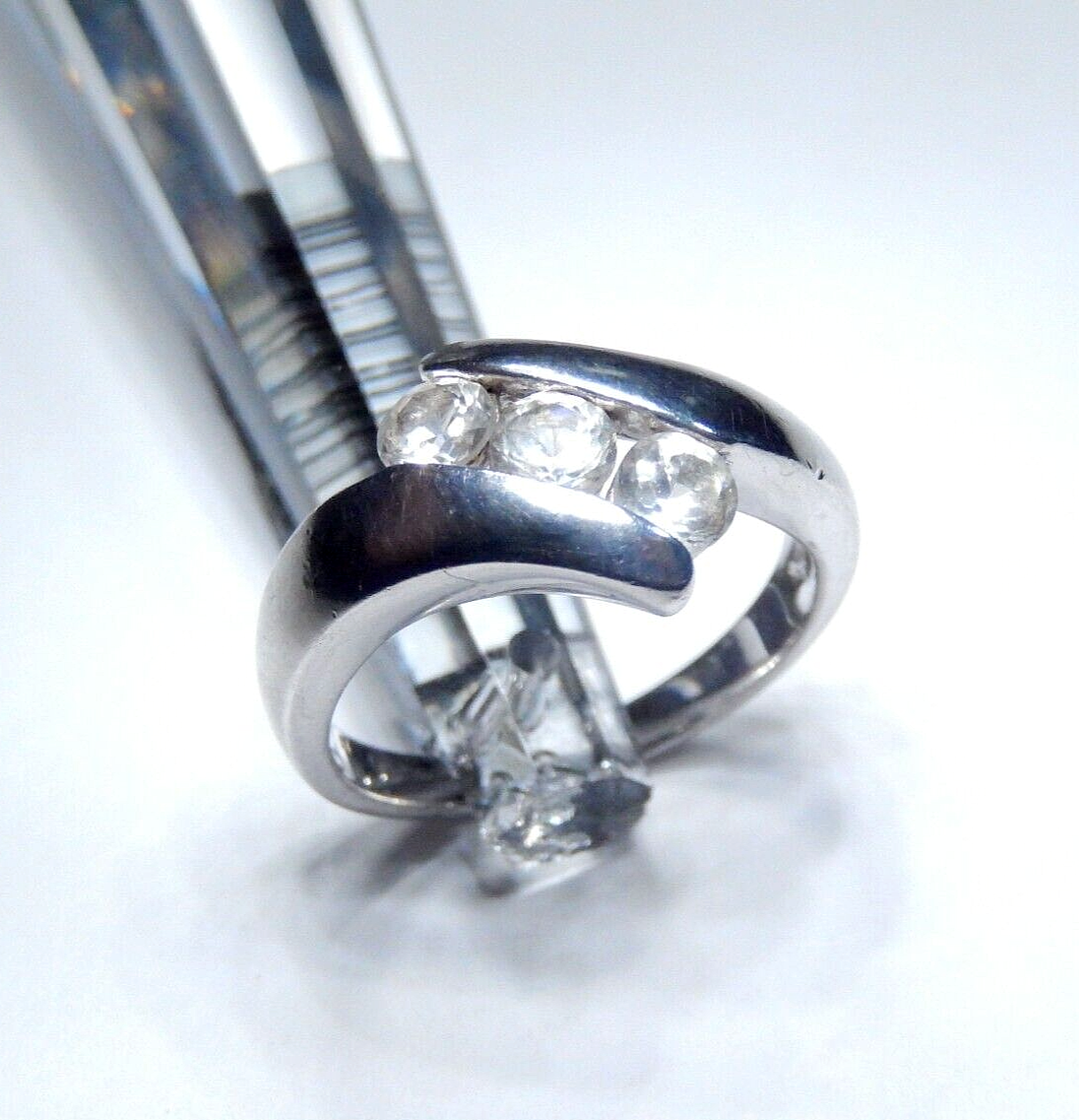 *VINTAGE*  Sterling Silver .75CT CZ Band Bypass Crossover Ring Size 8
