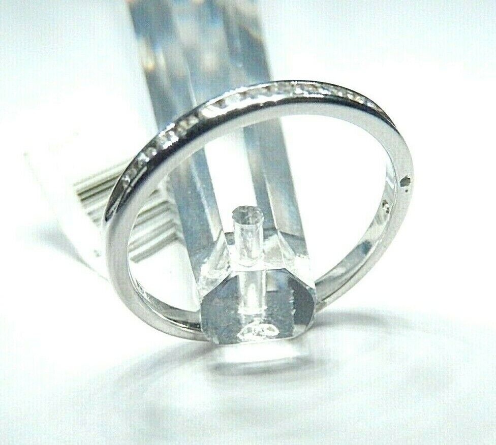 *NWT* 14K White Gold ~1/8ctw Round Natural VS Diamond ~2.5mm Band Size 7